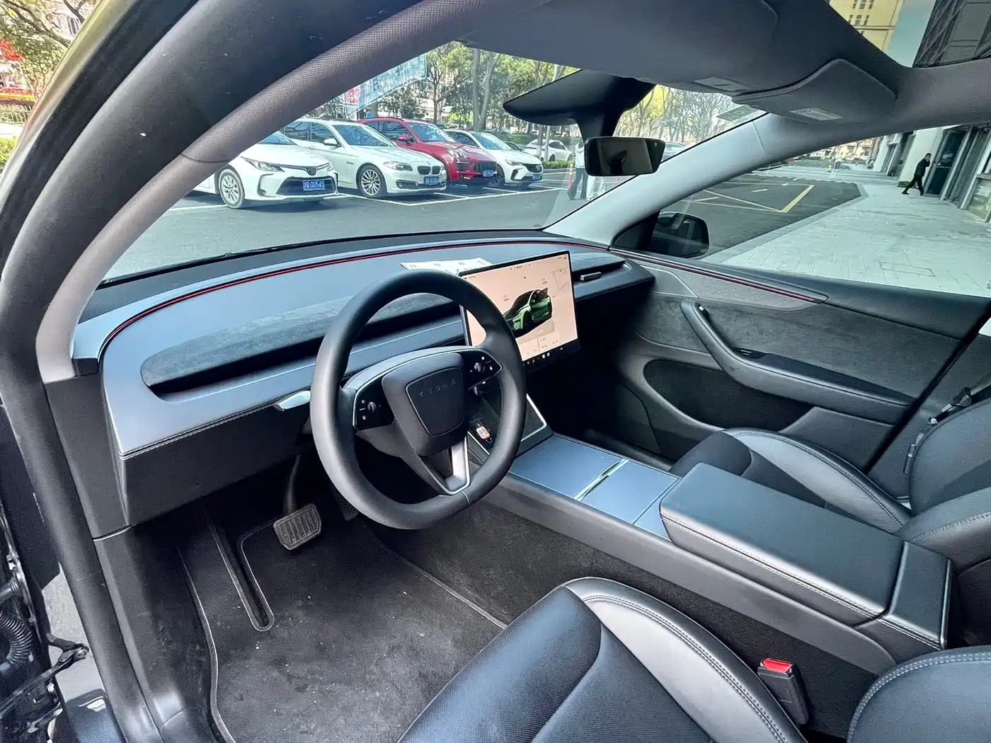 Tesla Model Y 2025 Model Long Range All-Wheel Drive Launch Edition фото 6