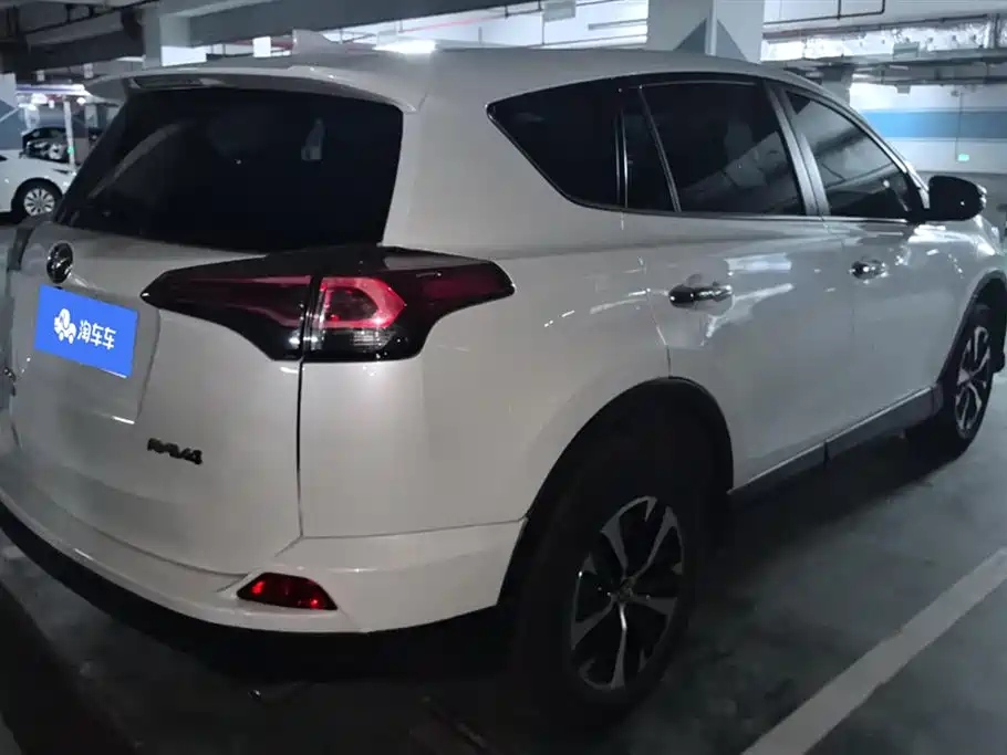 Toyota RAV4 Rongfang 2016 2.0L CVT 2WD Trend (China V) фото 3