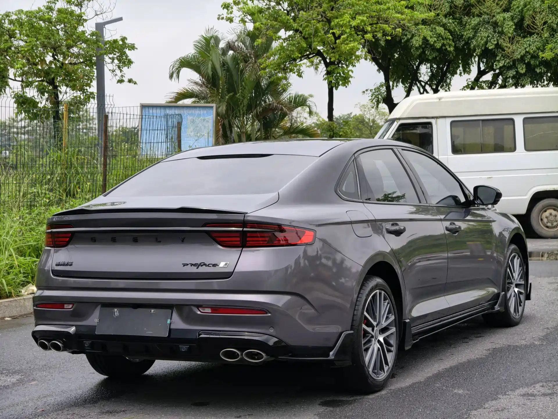 Фото 8 - Geely Preface