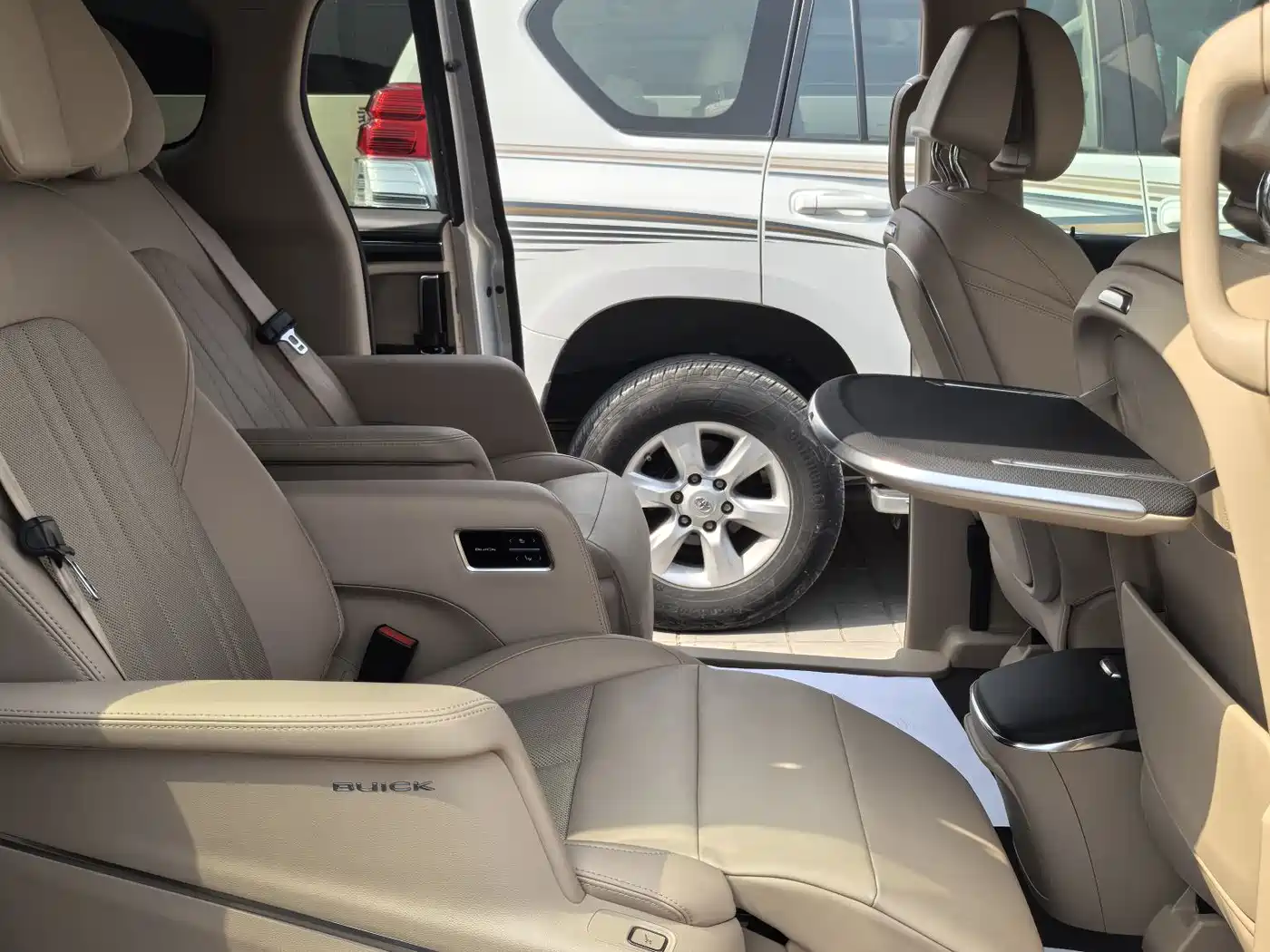 BUICK GL8 NEW ENERGY