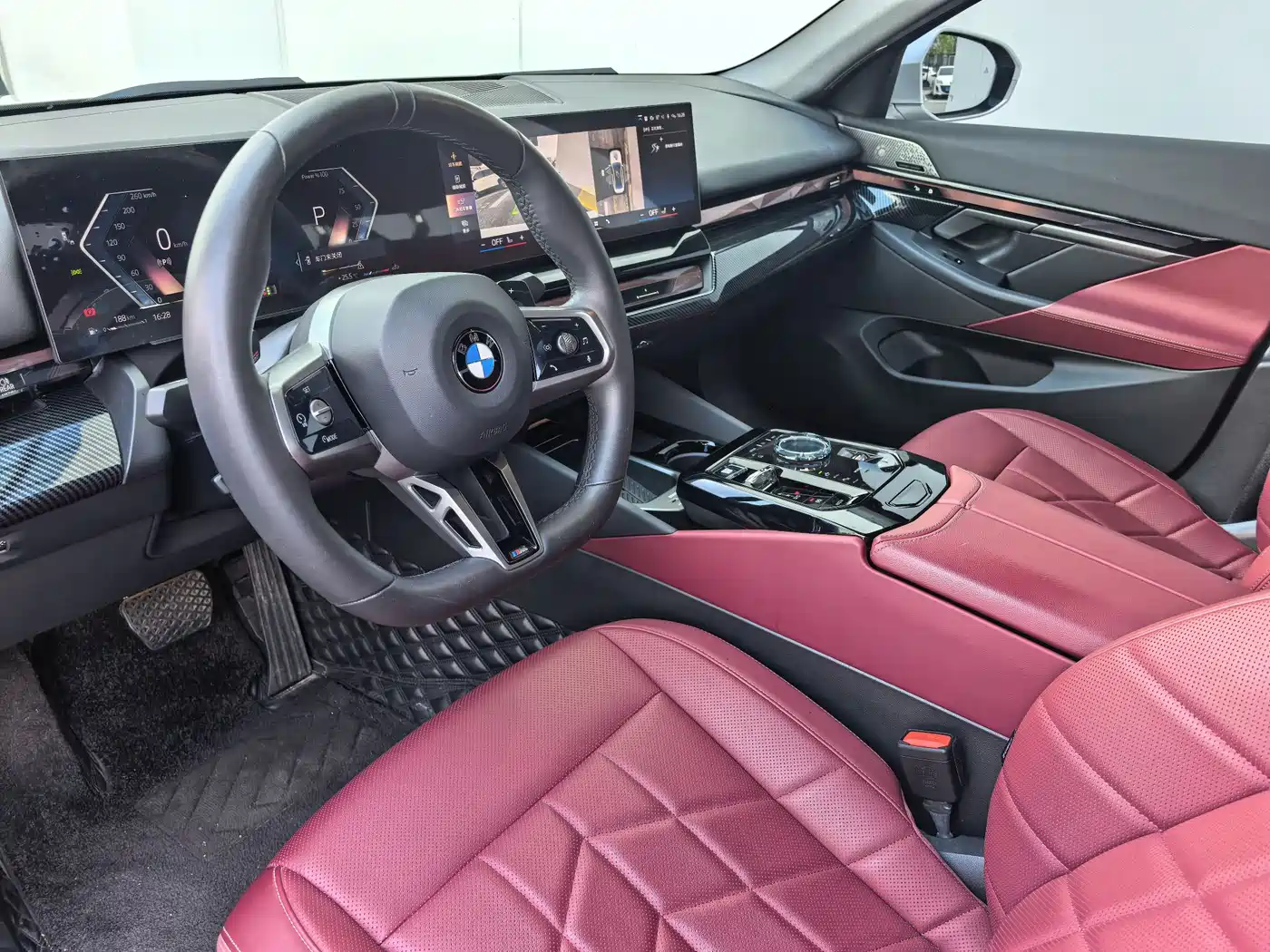 BMW 5 Series 2024 530Li Leading M Sport Package фото 4