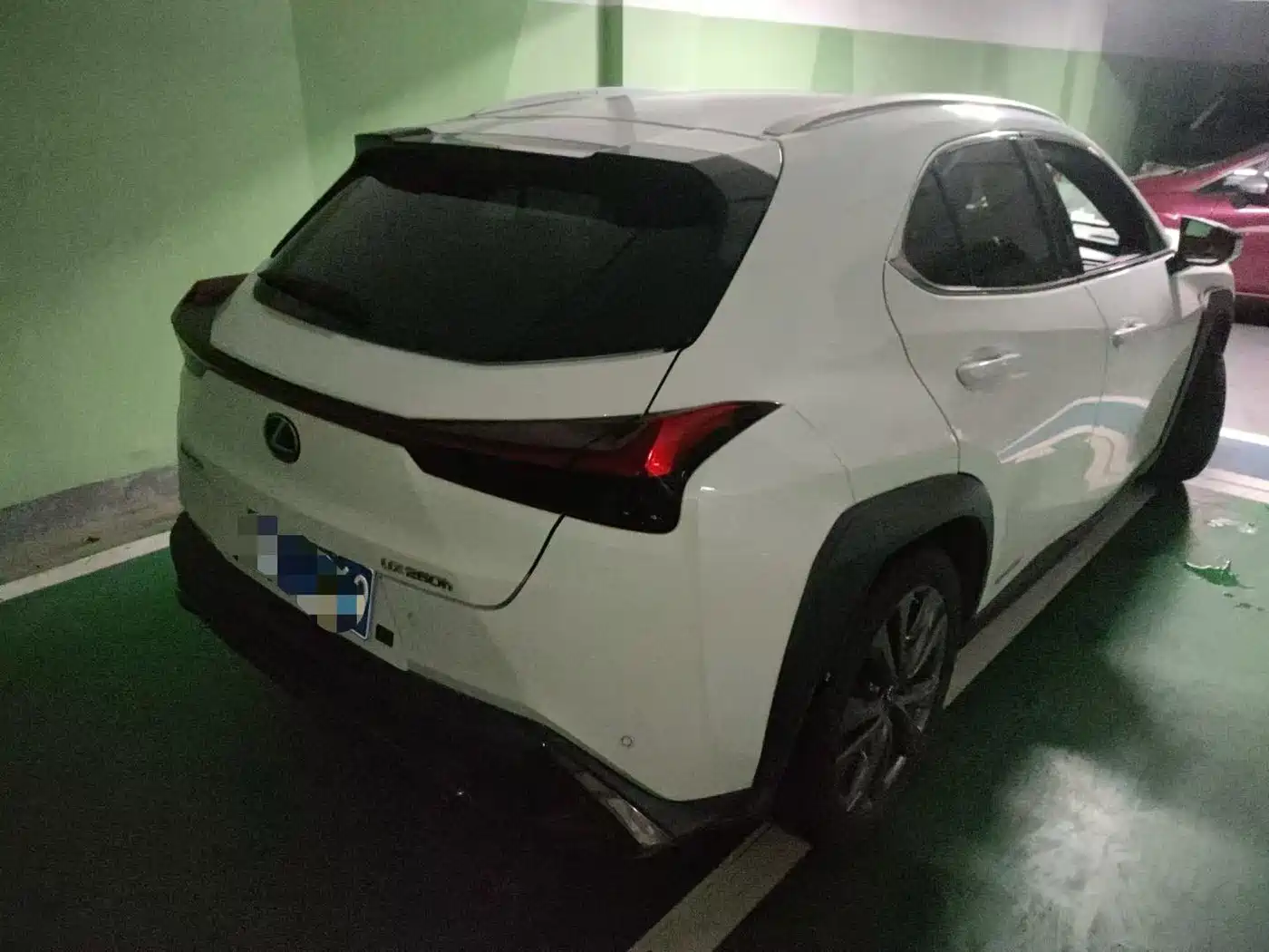 Фото 6 - Lexus UX