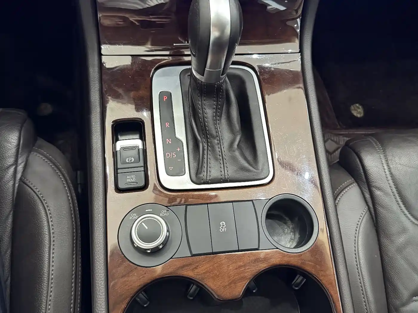 Volkswagen Touareg 2014 3.0TSI New Edge Edition фото 18
