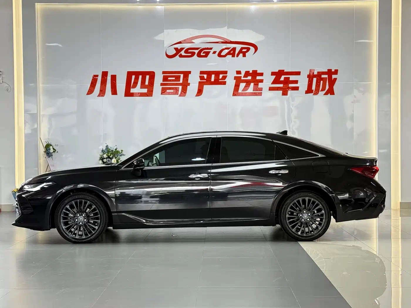 Toyota Avalon 2023 2.0L XLE Premium Edition фото 3