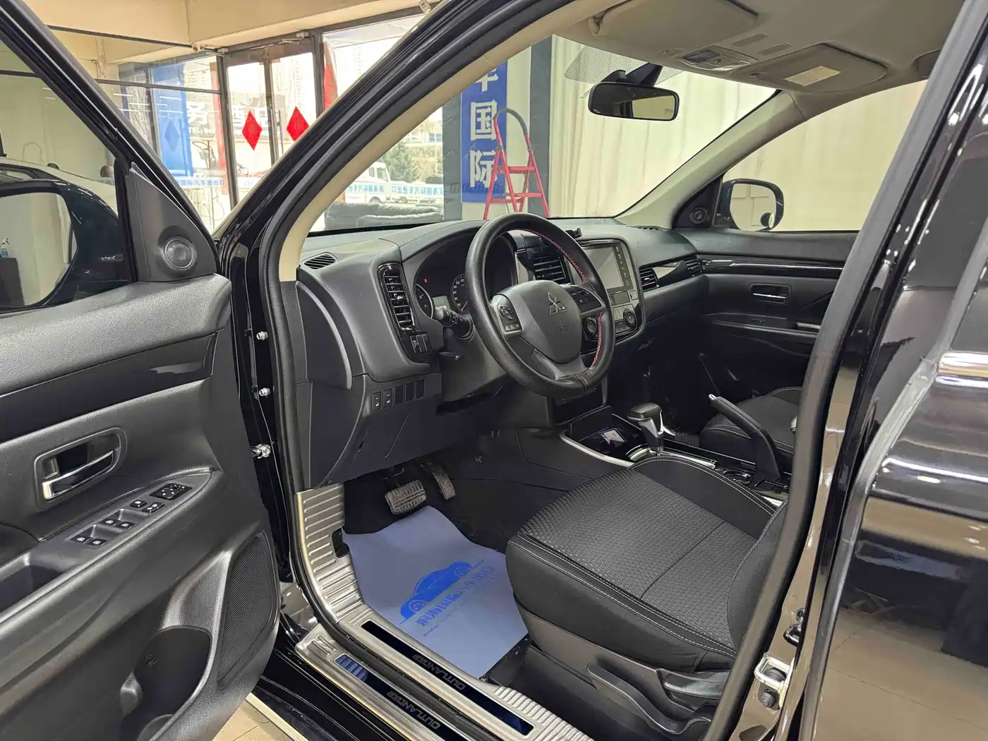 Mitsubishi Outlander 2021 Facelift 2.0L 2WD Comfort Edition 5-Seater фото 7
