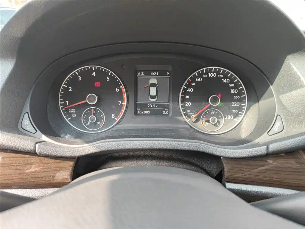 Volkswagen Passat 2015 1.8TSI DSG Ultimate Edition фото 12