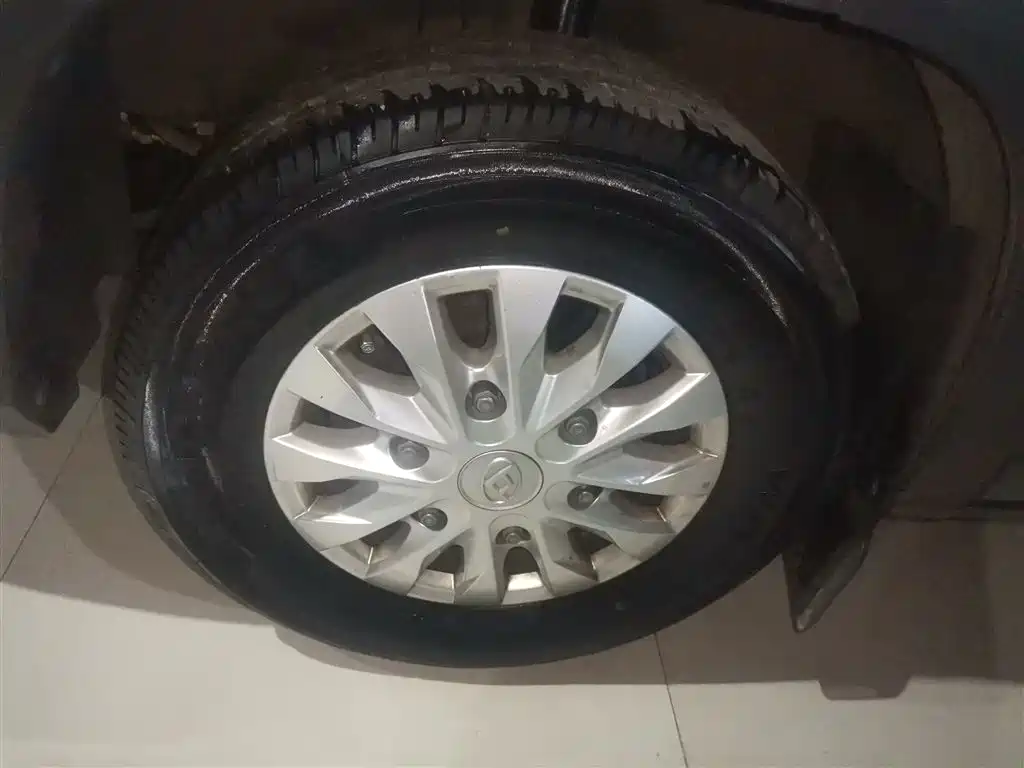SAIC Maxus Xintu V90 2022 2.0T Automatic Zhiyun King RWD Extended Wheelbase High Roof Single Rear Tire 6/7-Seater фото 23