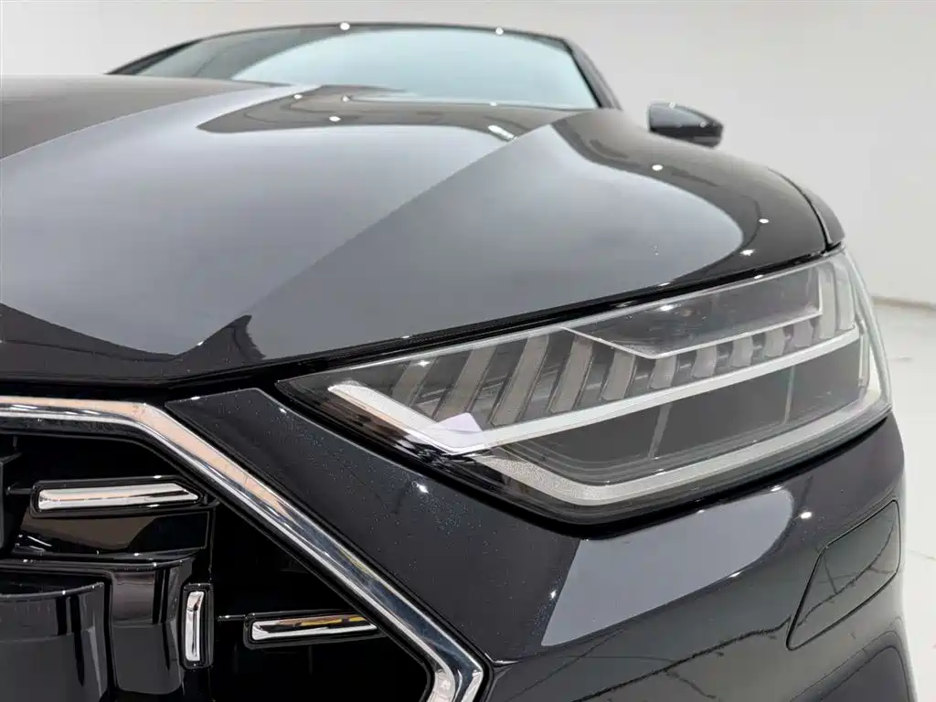 Audi A7L 2024 45TFSI S-line Dream Edition Crystal Package фото 2