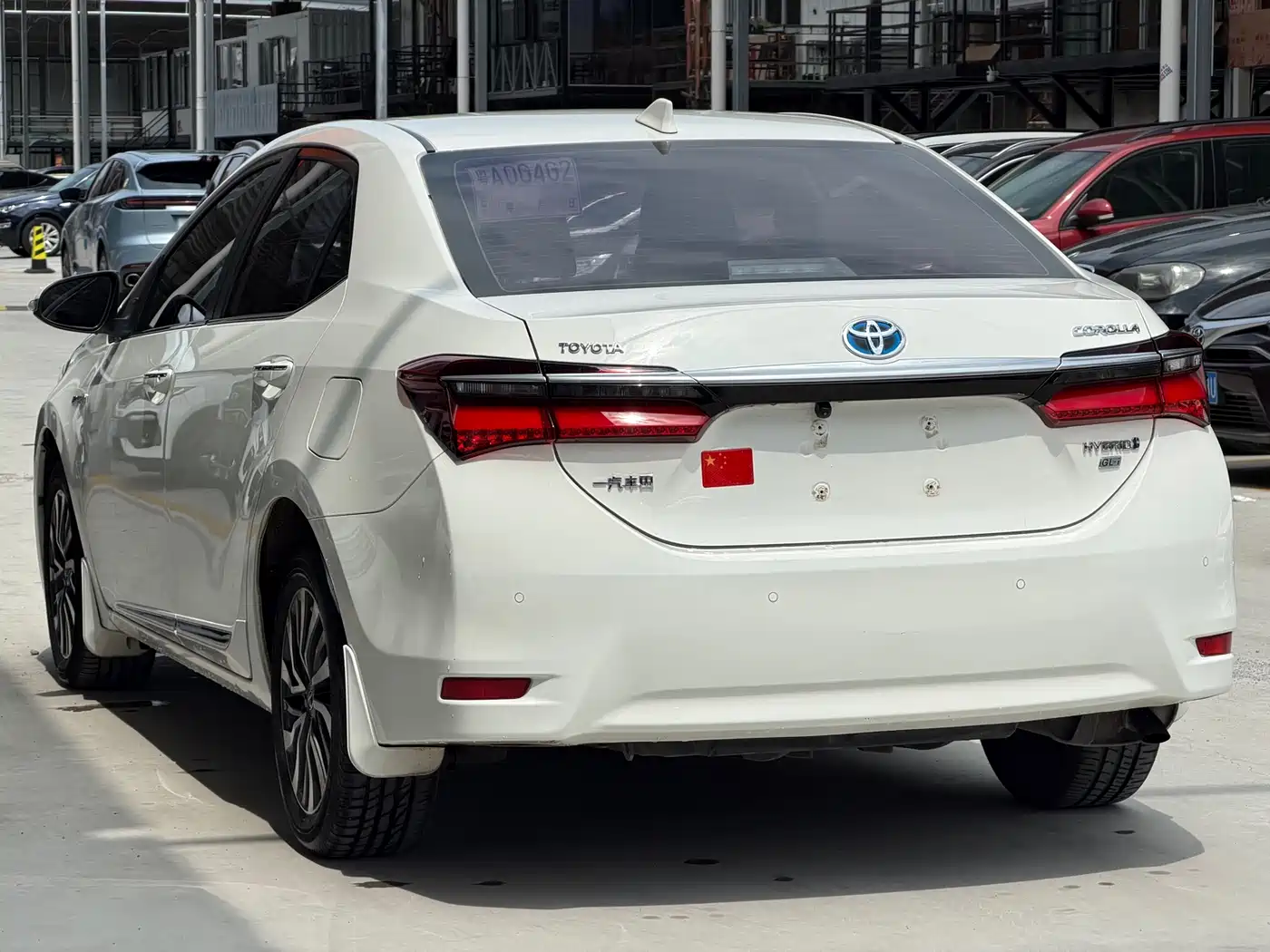 Toyota Corolla 2018 Hybrid 1.8L E-CVT Smart Edition фото 11