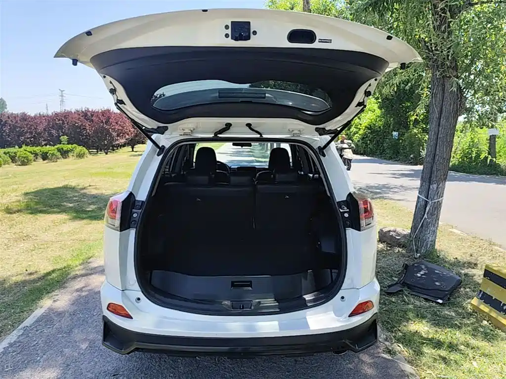 Toyota RAV4 Rongfang 2019 2.0L CVT 2WD Pioneer Edition China VI фото 19