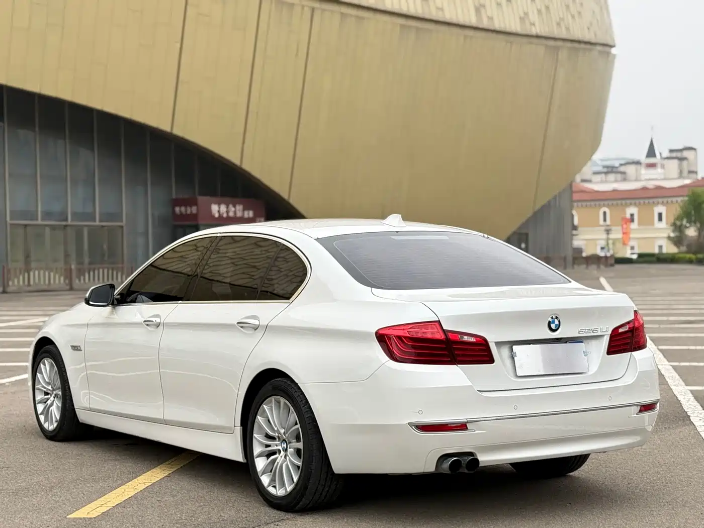 BMW 5 Series 2014 525Li Luxury Design Package фото 10