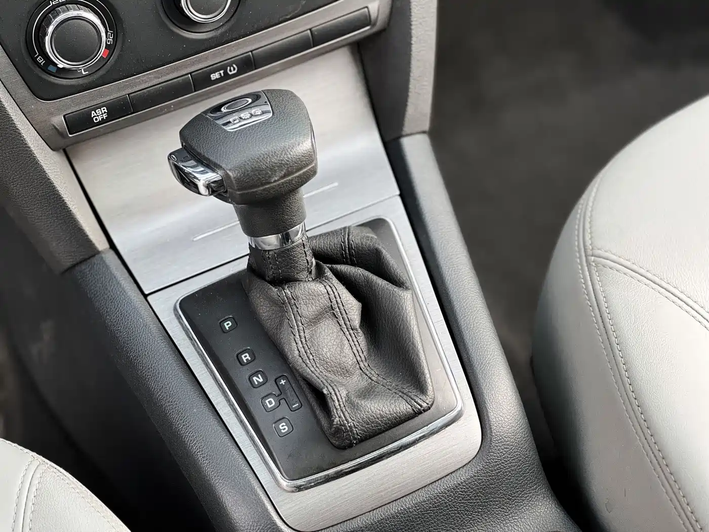 Škoda Octavia 2010 2010 Model 1.8TSI DSG Elegance Edition