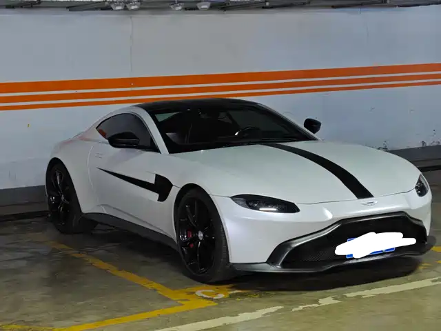 Aston Martin V8 Vantage 2018 4.0T V8 Coupe
