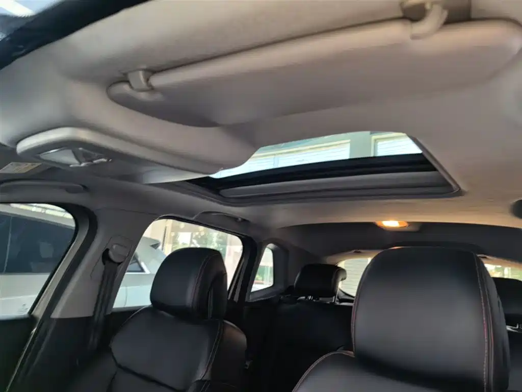 Peugeot 3008 2015 1.6THP Automatic Classic Edition фото 18