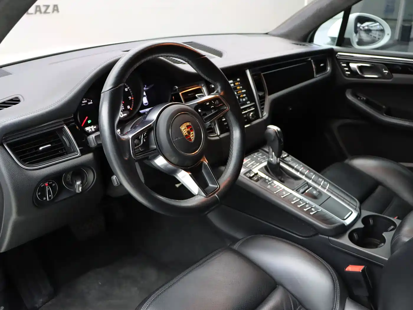 Porsche Macan 2014 Macan Turbo 3.6T фото 17