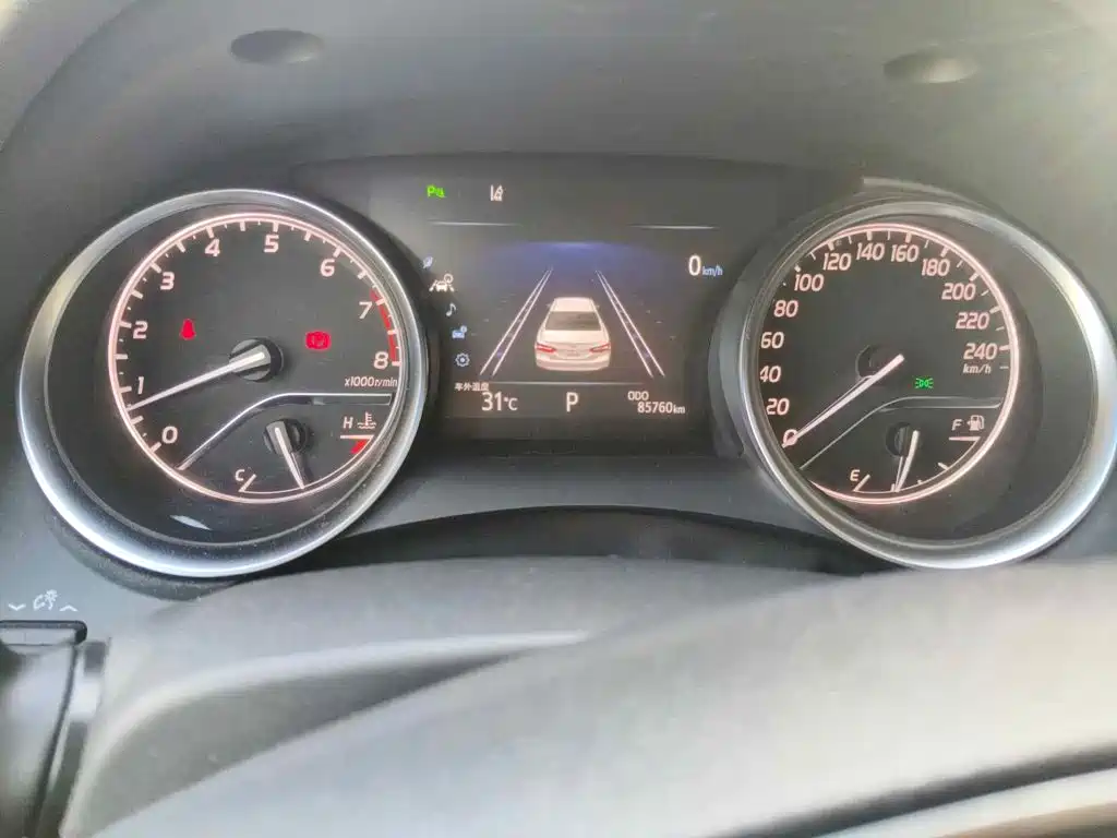 Фото 4 - Toyota Camry