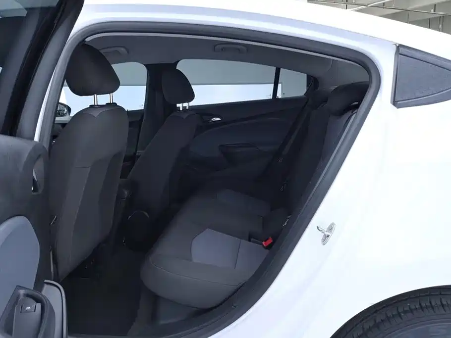 Chevrolet Cruze 2018 2018 320 Manual Pioneer Edition