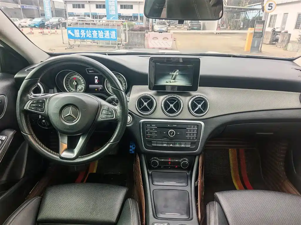 Mercedes-Benz GLA 2016 GLA 200 Dynamic фото 11