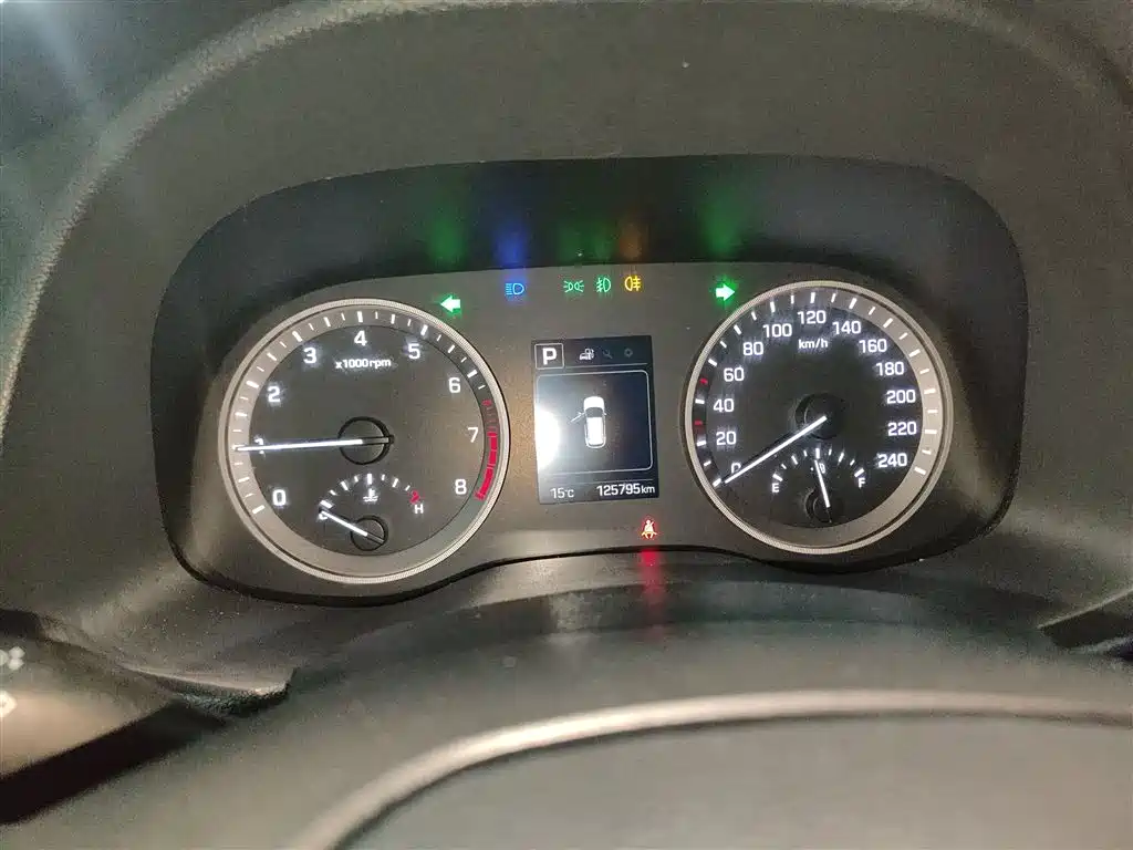 Hyundai Tucson 2015 1.6T Dual Clutch 2WD Smart фото 12
