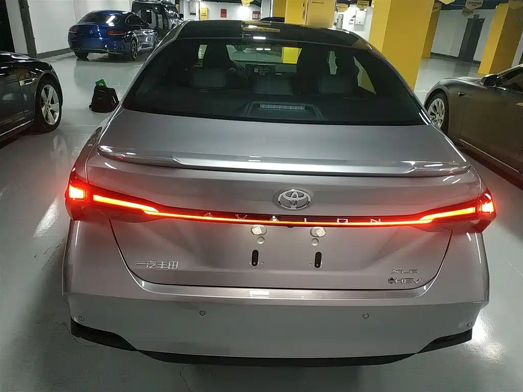 Toyota Avalon 2024 Model Hybrid 2.5L XLE Prestige Edition фото 4