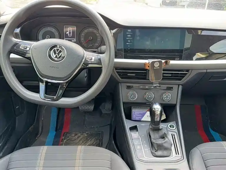 Volkswagen Lavida 2019 1.5L Automatic Comfort Edition China VI фото 4