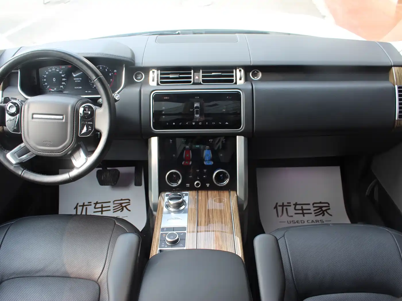 Land Rover Range Rover 2018 3.0 SC V6 Vogue Heritage Extended Edition фото 8