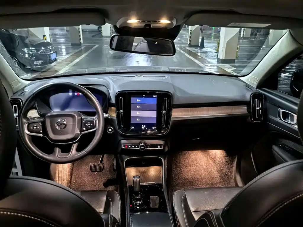 Volvo XC40 2020 T3 Smart Elite Luxury Edition фото 6