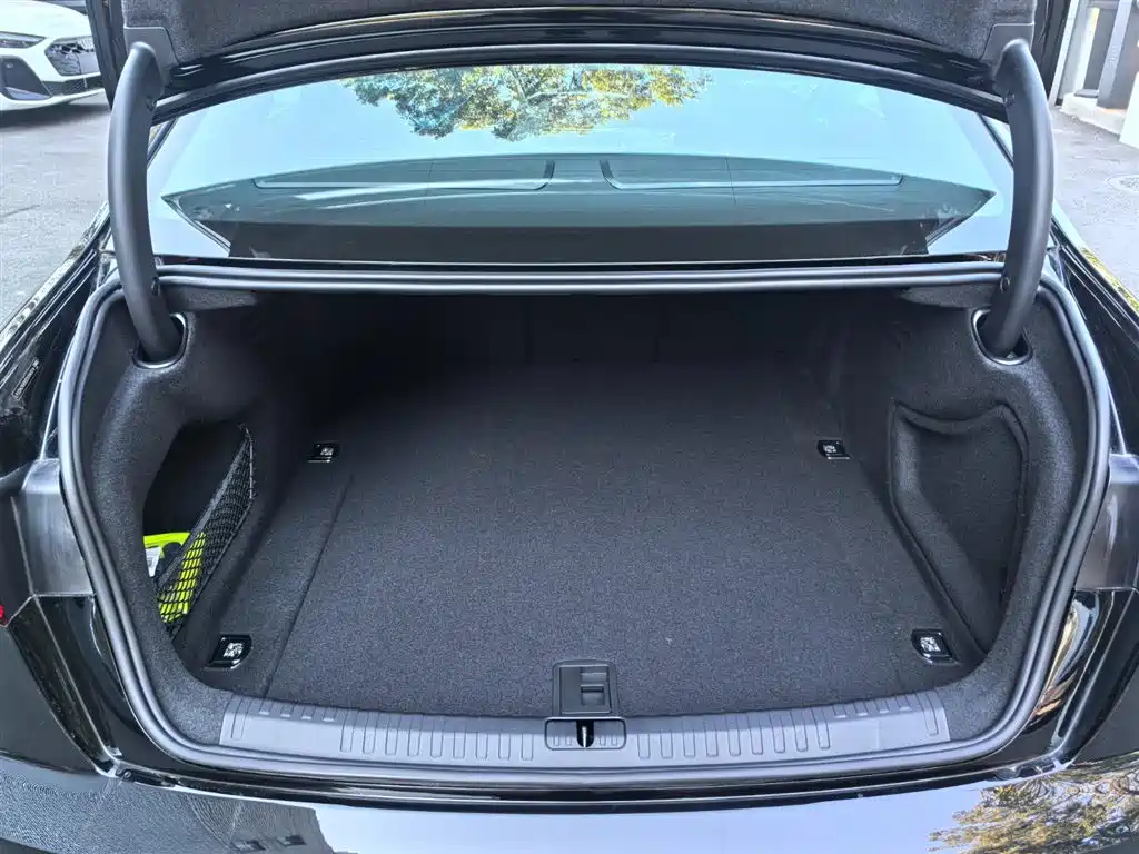 Audi A6L 2025 45 TFSI quattro Premium Sport фото 9