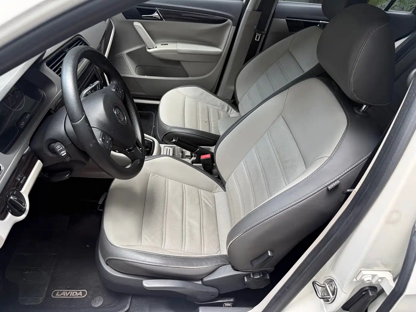 Volkswagen Lavida Tour 2013 1.4TSI Automatic Luxury фото 5
