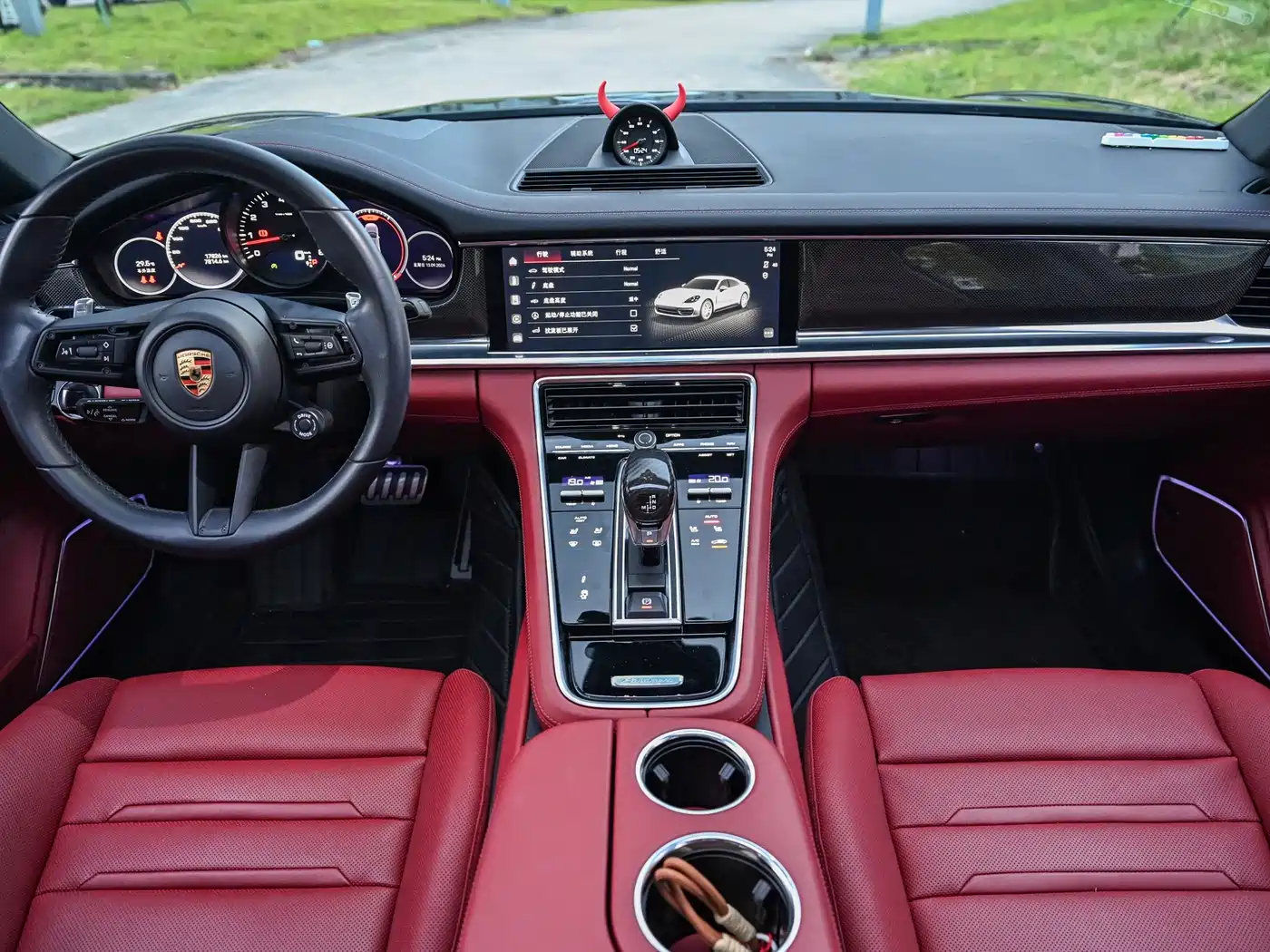 Photo 14 - Porsche Panamera