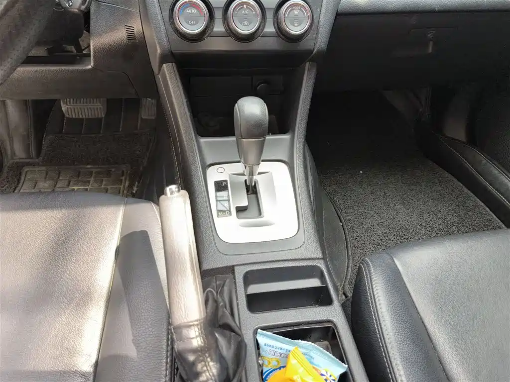 Subaru XV 2014 2.0i Elite фото 10