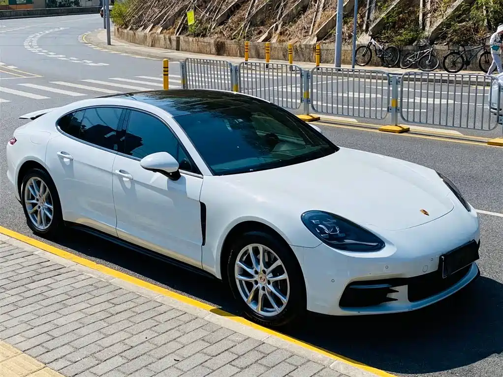 Porsche Panamera 2017 Panamera 3.0T фото 3