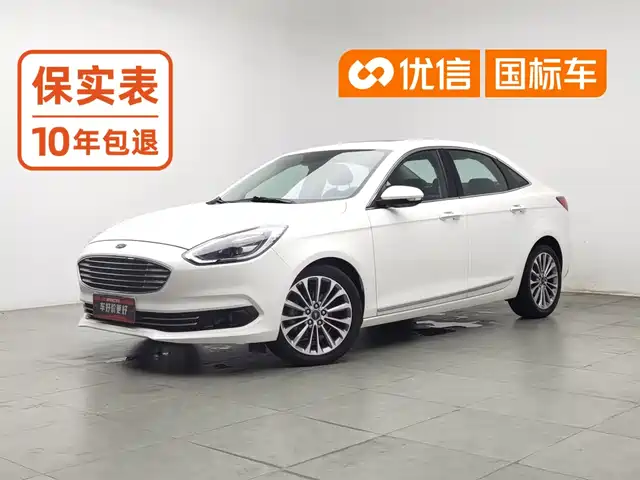 Ford Escort 2019 EcoBoost 125 Automatic Ultimate — фото 1