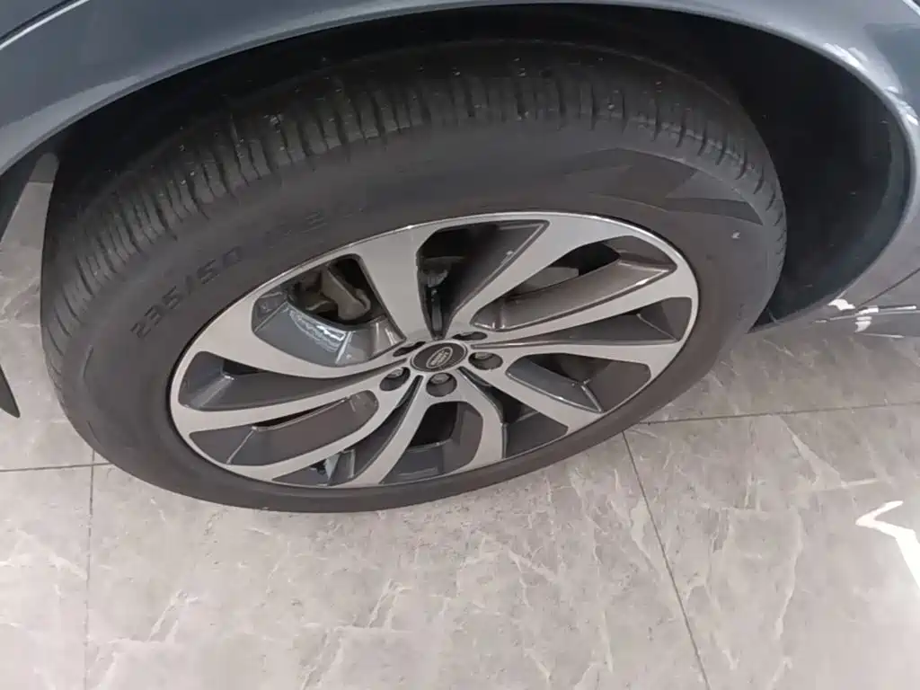 Фото 23 - Land Rover Discovery Sport