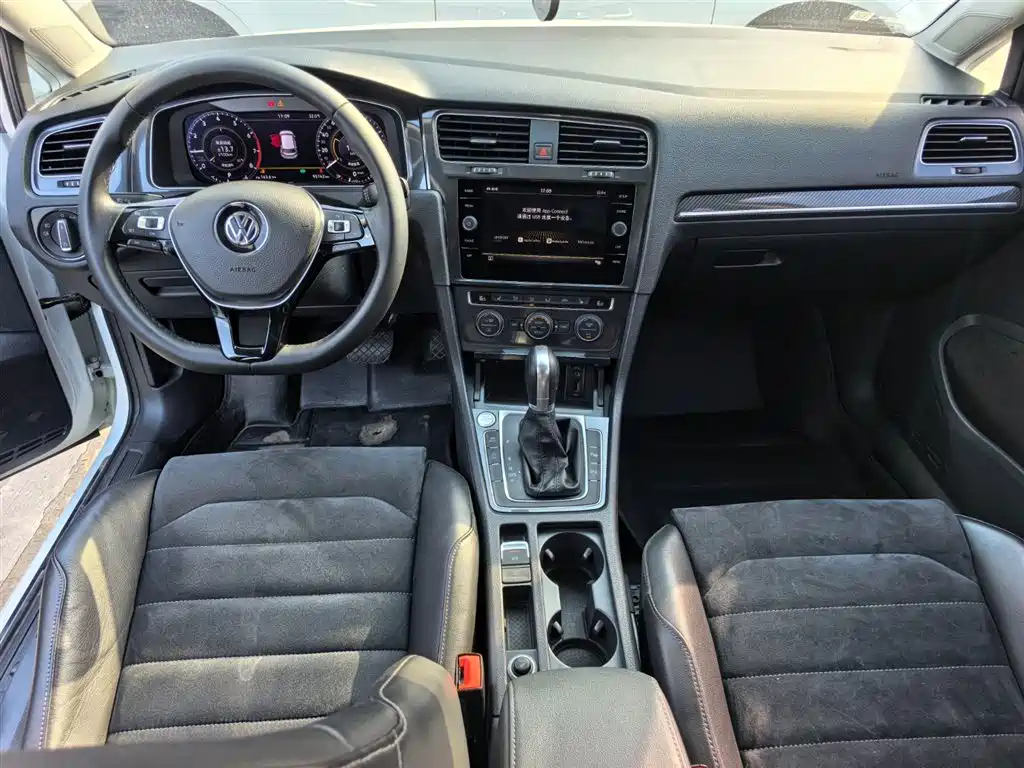 Volkswagen Golf 2018 280TSI Automatic Flagship Model фото 11