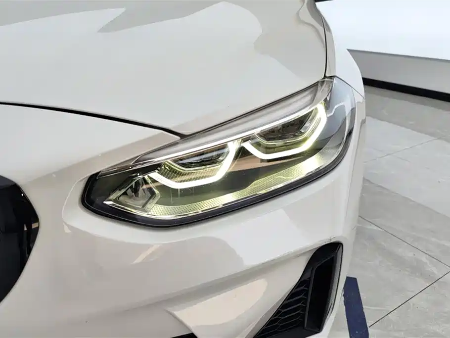 BMW 1 Series 2021 120i M Sport Shadow Edition фото 5