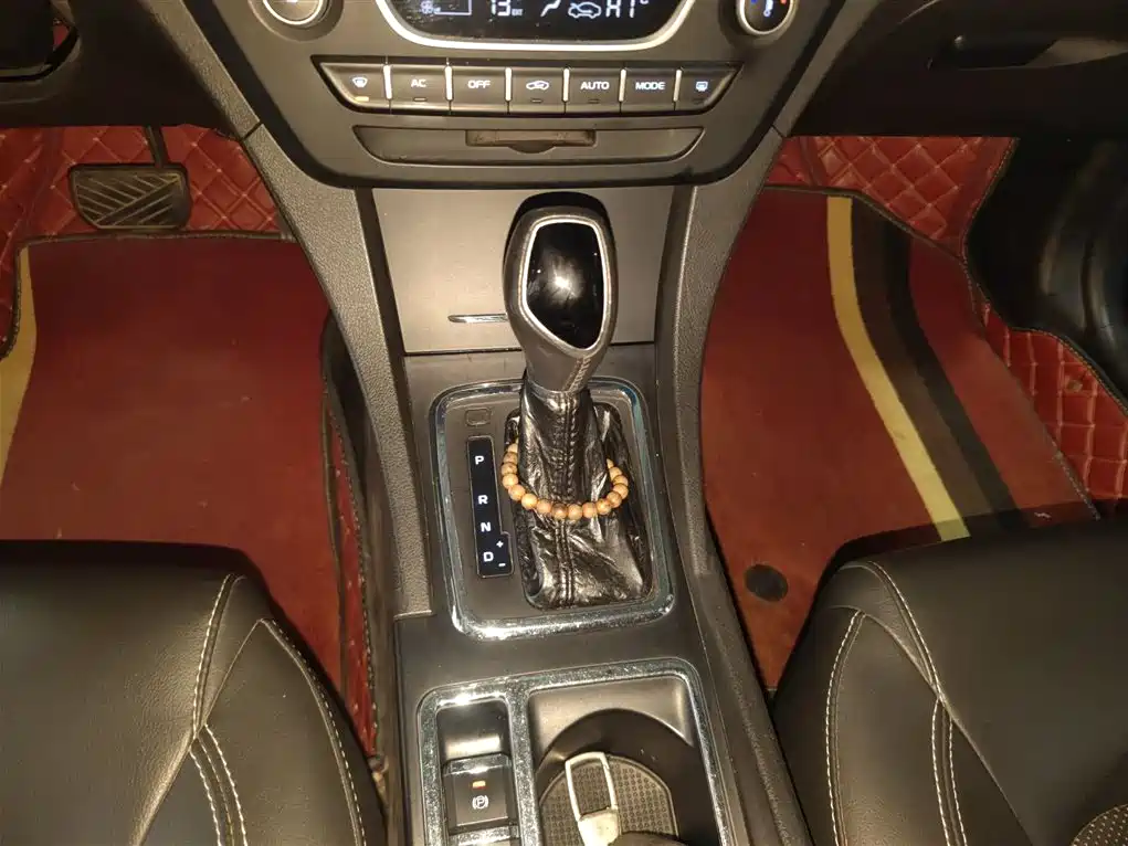 Фото 14 - Geely Emgrand