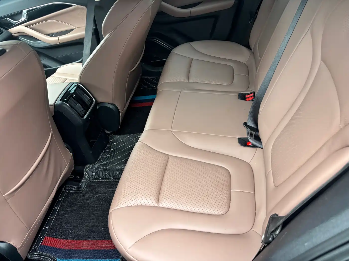Besturn B70 2025 2024 Model Soaring Dragon Edition 1.5T Pioneer
