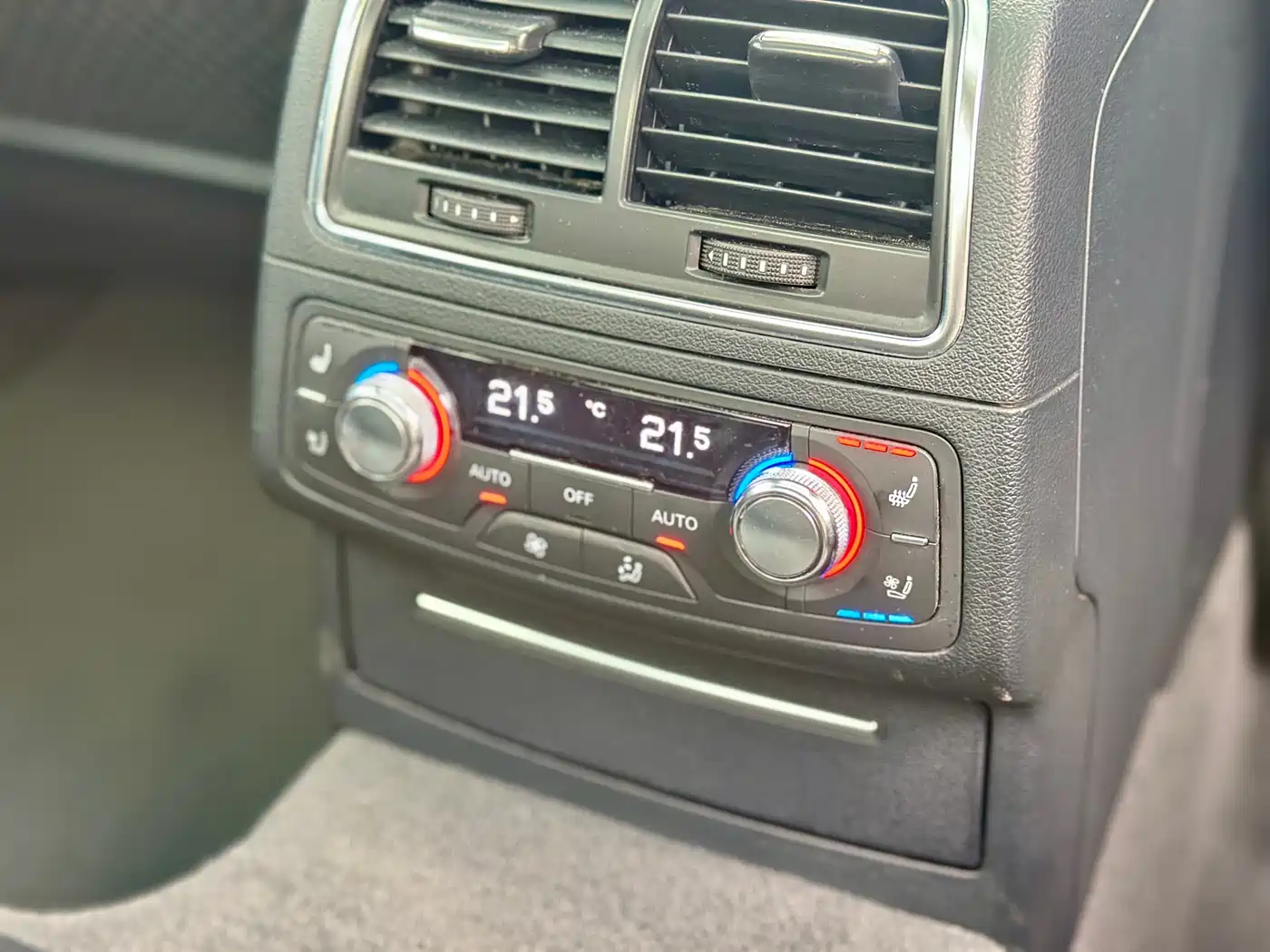 Photo 42 - Audi A6L