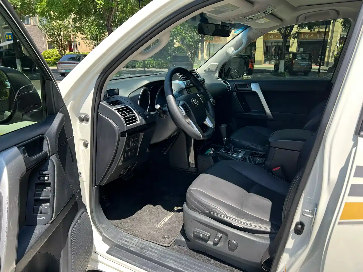 Toyota Prado 2016 2.7L Auto Luxury Edition фото 3