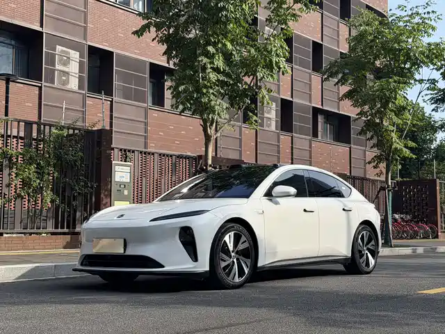 NIO ET5 2023