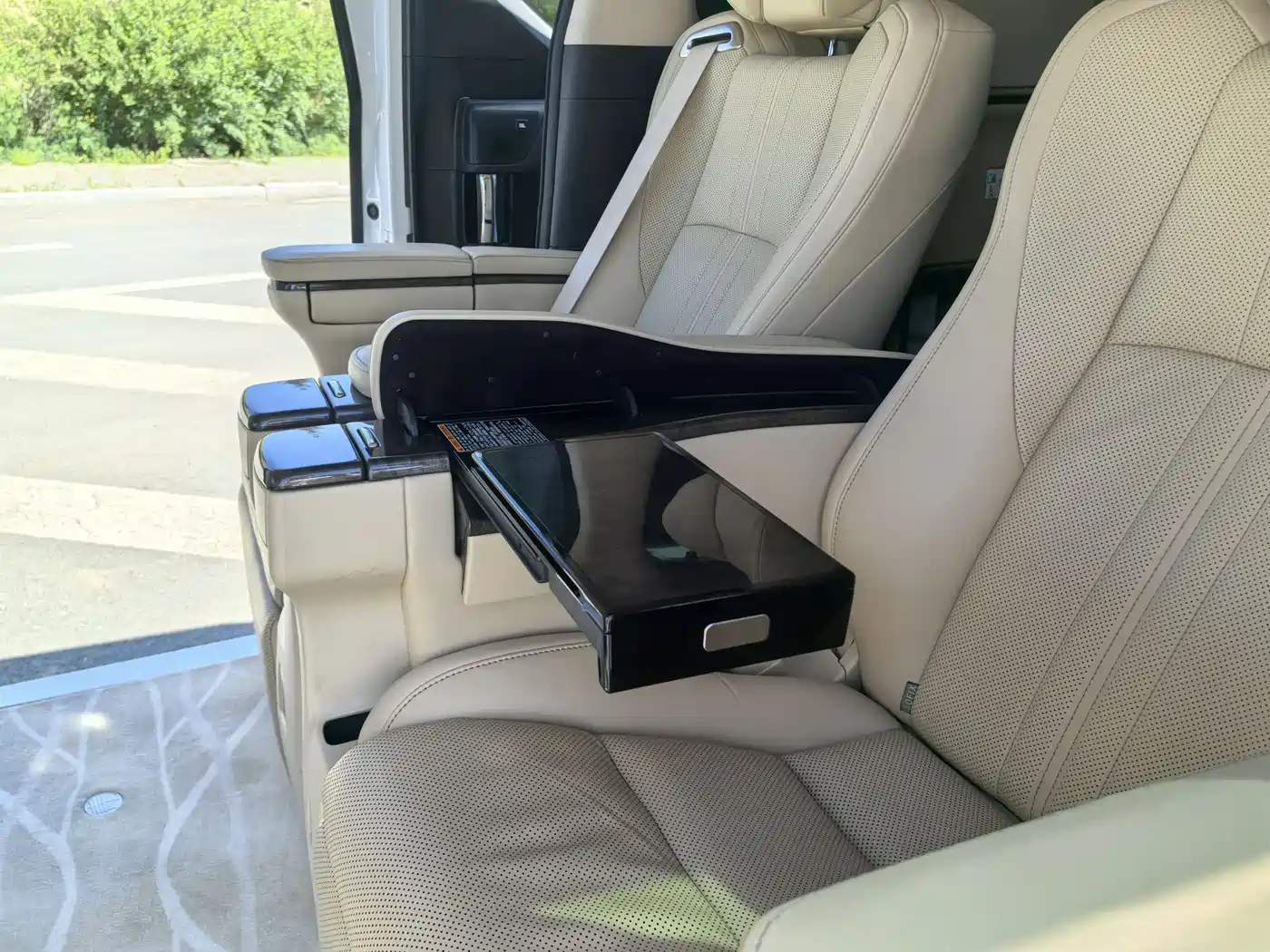 Toyota Alphard 2021 Hybrid 2.5L Premium фото 16