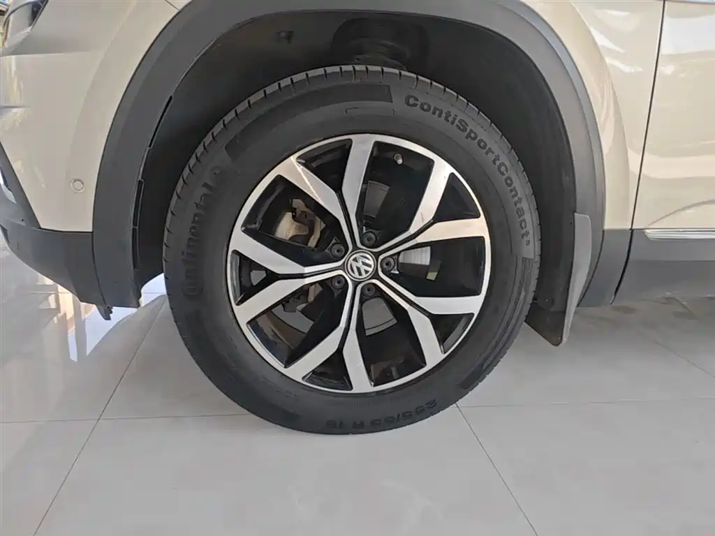Volkswagen Teramont 2019 380TSI 4WD Luxury Edition China VI фото 23