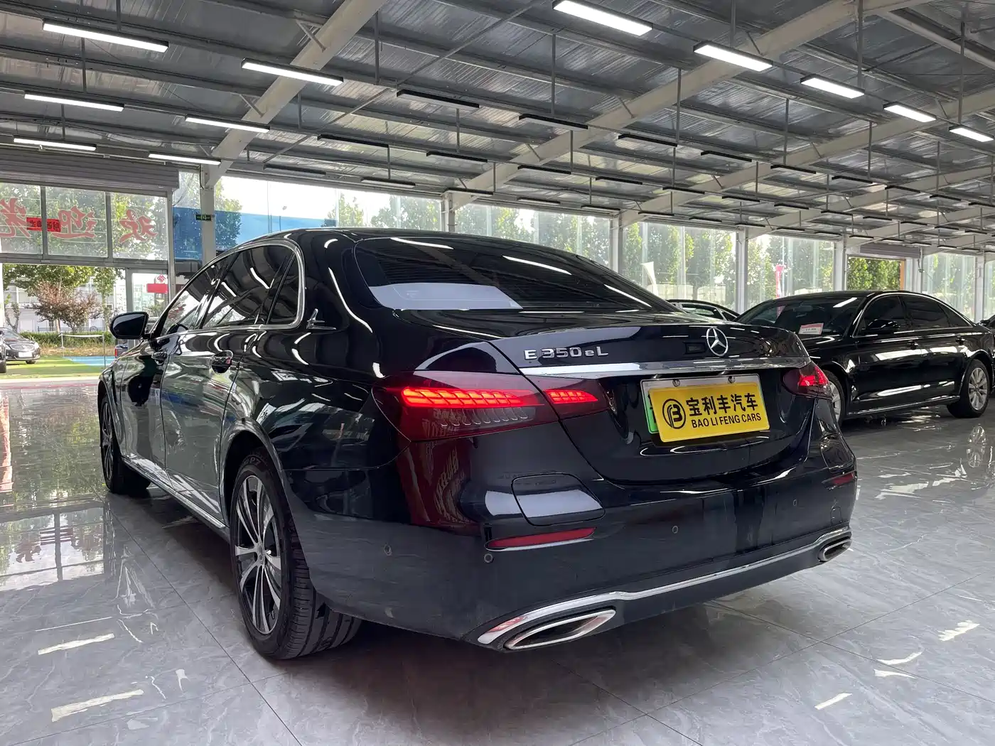 Mercedes-Benz E-Class New Energy 2022 E 350 e L Plug-in Hybrid Sedan фото 8