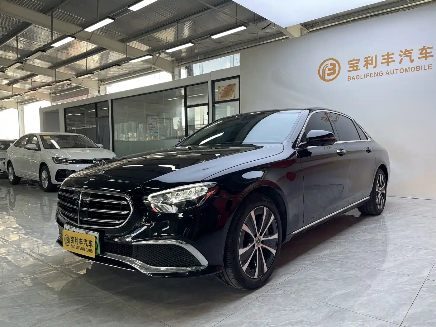 Mercedes-Benz E-Class New Energy 2022 E 350 e L Plug-in Hybrid Sedan