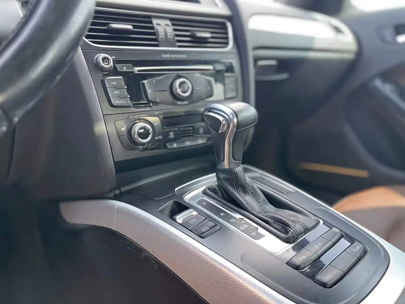 Audi A4L 2015 35 TFSI Auto Comfort фото 19