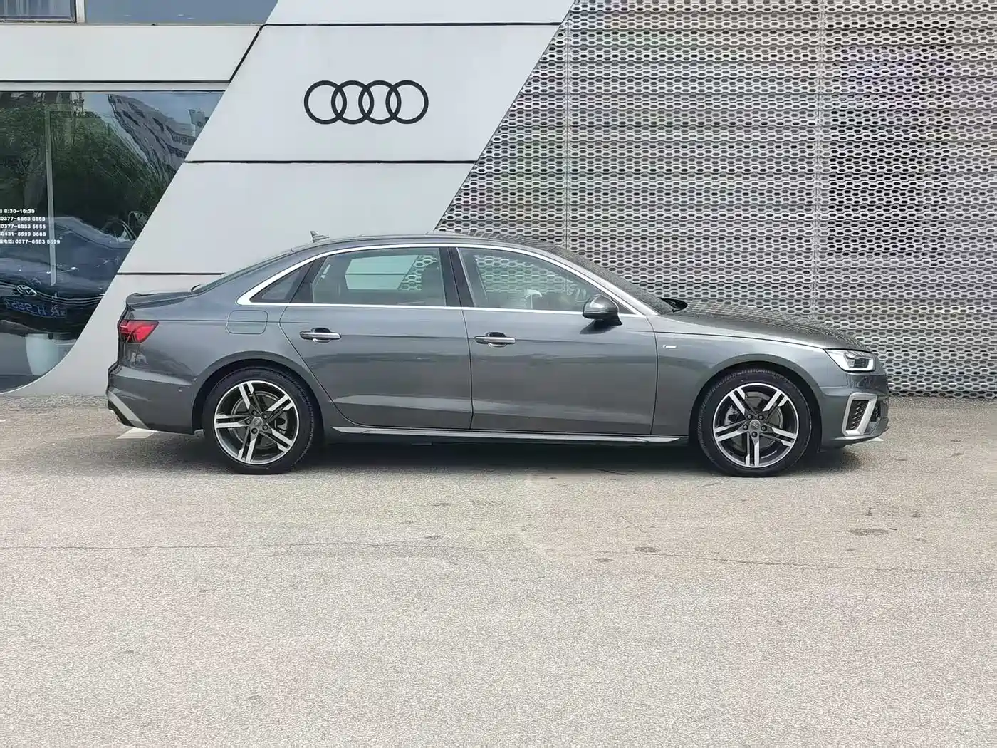 Audi A4L 2020 40 TFSI quattro Luxury Dynamic фото 4