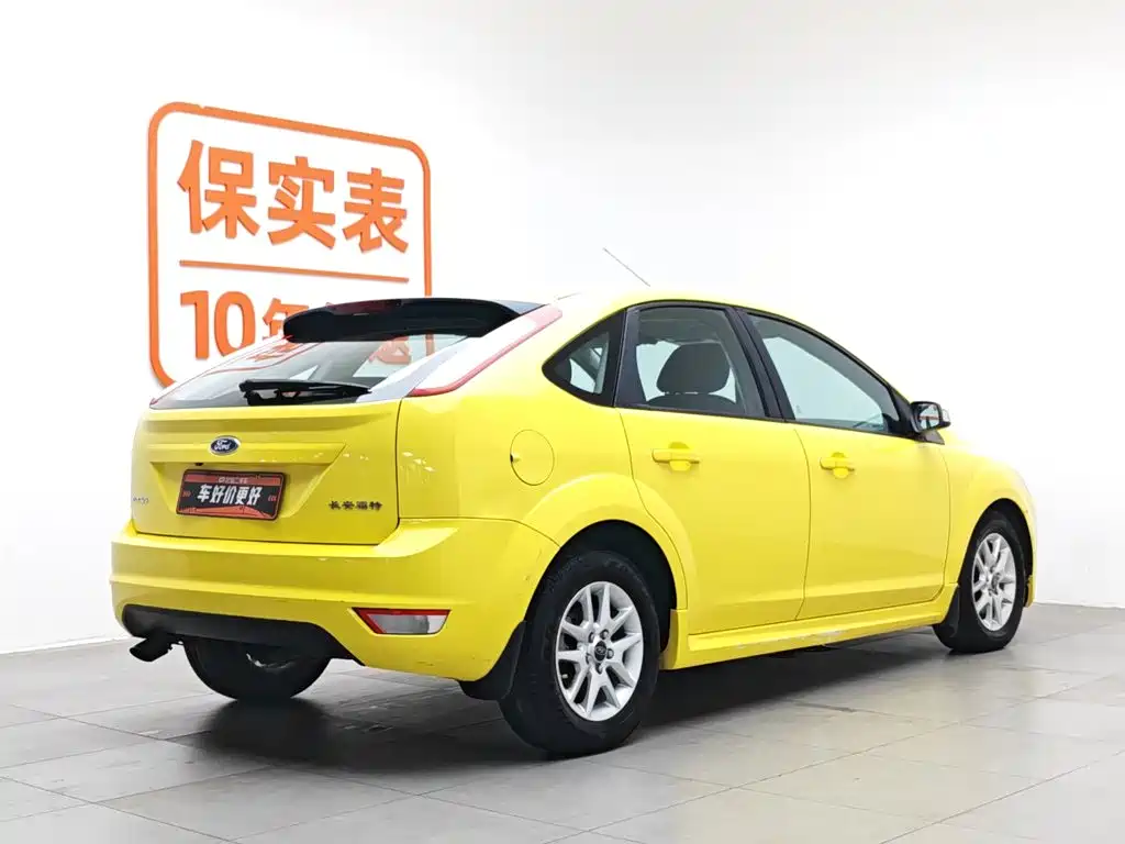 Фото 2 - Ford Focus