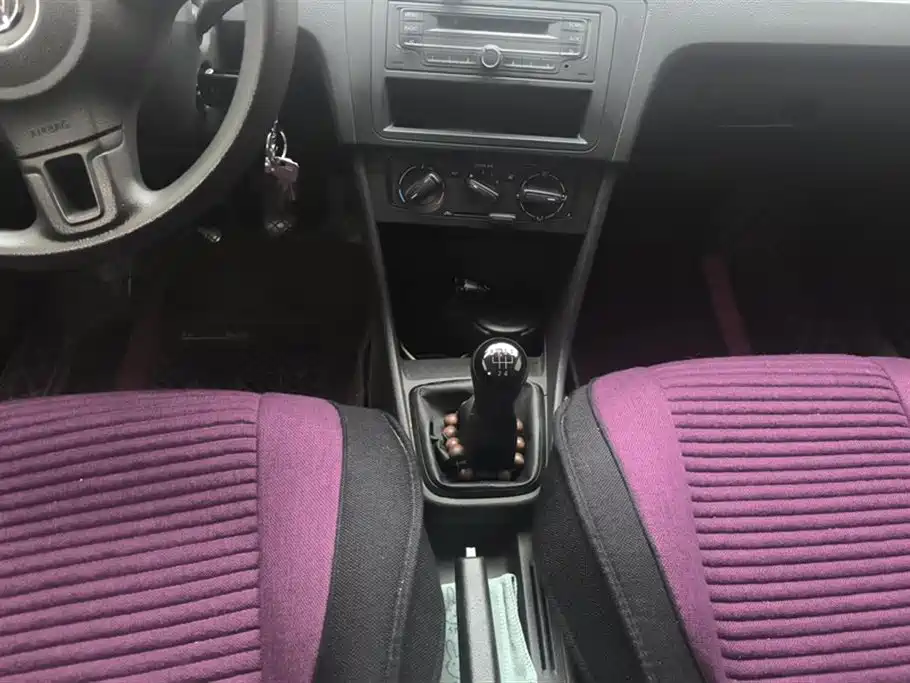 Volkswagen Santana 2015 1.4L Manual Trend Edition фото 16