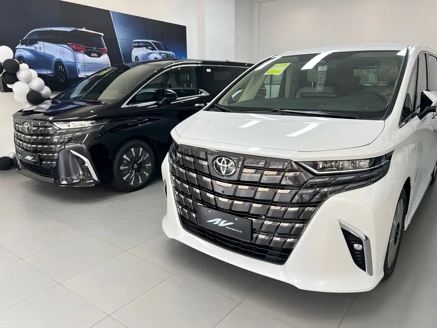 Toyota Alphard 2024 Hybrid 2.5L Ultimate Enjoyment Edition фото 3